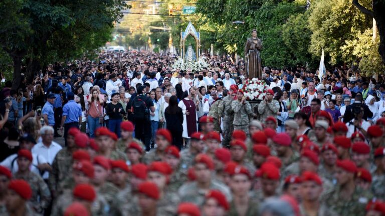 Miles de fieles acompañaron la Procesión en honor a la Virgen del Valle