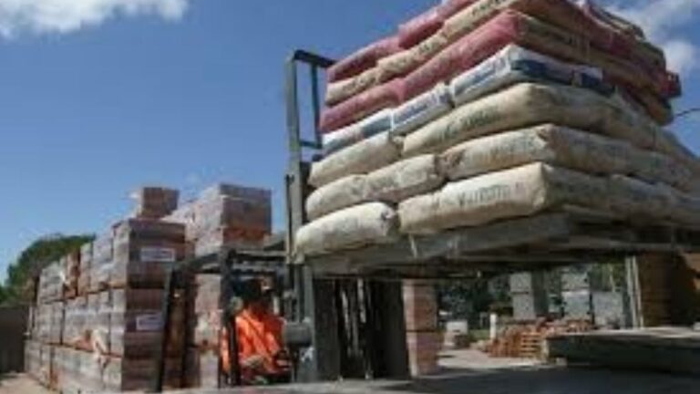 La venta de insumos para la construcción profundiza su caída en noviembre