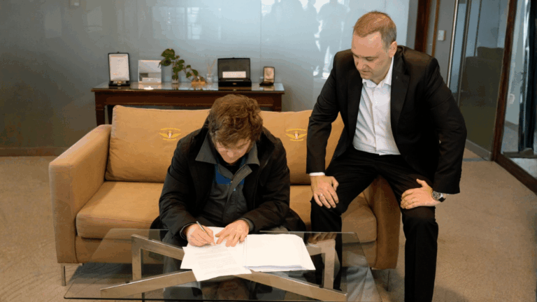 Milei regresó al país y envió al Congreso su proyecto de Reforma Laboral