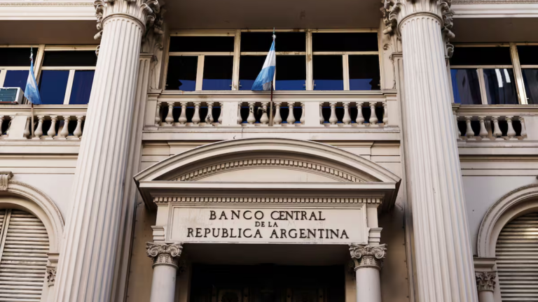 El Banco Central actualizará las bandas del dólar según la inflación