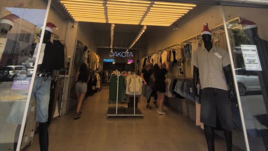 Descuentos, horarios extendidos y más comercios: el Centro de Córdoba vive la tercera Noche de las Compras