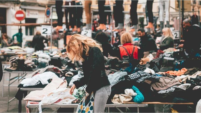 El Gobierno restringirá las importaciones de ropa usada por los riesgos sanitarios