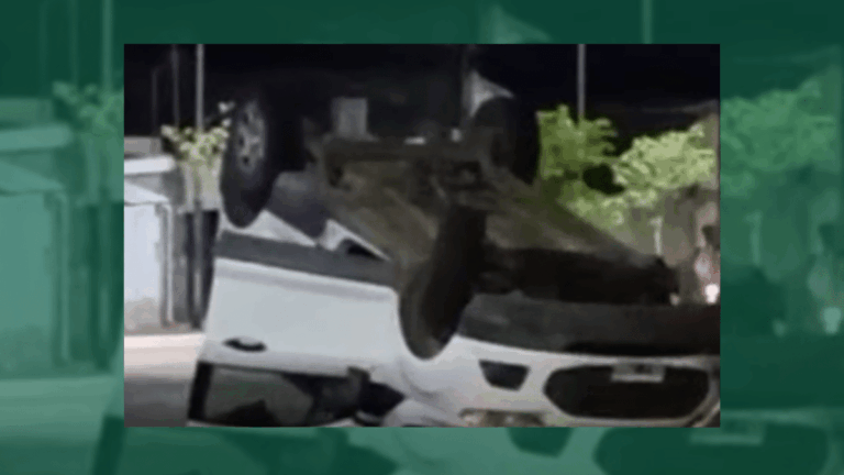 Siniestro vial de madrugada: una camioneta volcó en la Capital