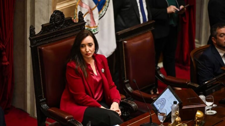 Villarruel piensa en sumar la imagen de la Virgen del Valle a un oratorio del Senado