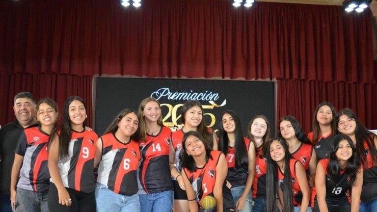 Los campeones recibieron sus premios