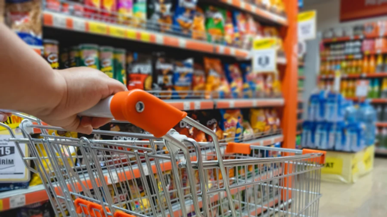 El consumo cayó un 2,8% en noviembre