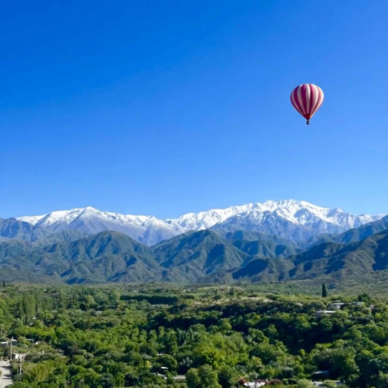 Andalgalá: destino estratégico para paseos en globo aerostático