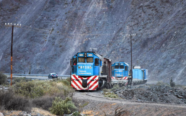 El Gobierno iniciaría el proceso para privatizar el Belgrano Cargas: la letra chica y el plan para renovar otra compañía clave