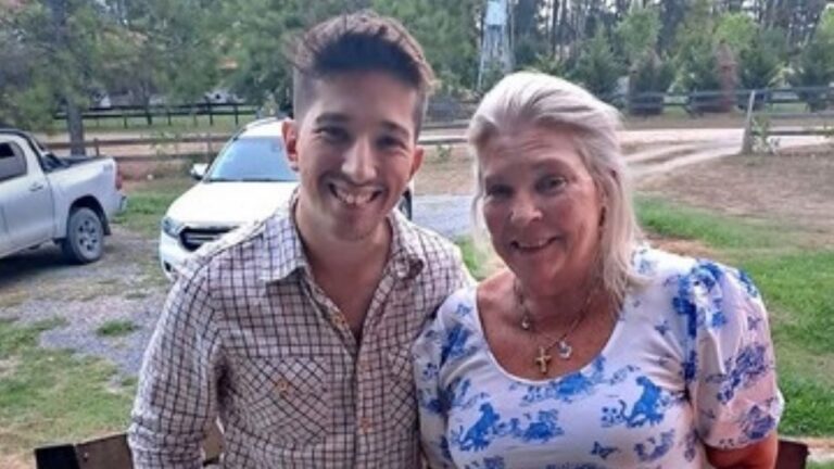 Carrió acompañó a dirigente de la Coalición Cívica tras allanamiento vinculado a denuncias contra la AFA
