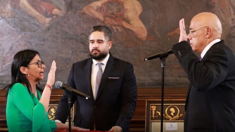 Delcy Rodríguez juró oficialmente como nueva presidenta de Venezuela