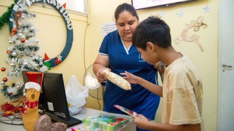 Día de Reyes Magos: niños donaron zapatillas, completaron el esquema de vacunación y recibieron regalos