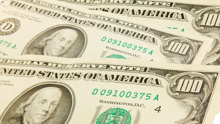 Dólar : el blue cerró a $1.515 y se mantuvo la brecha con el oficial este martes 6 de enero