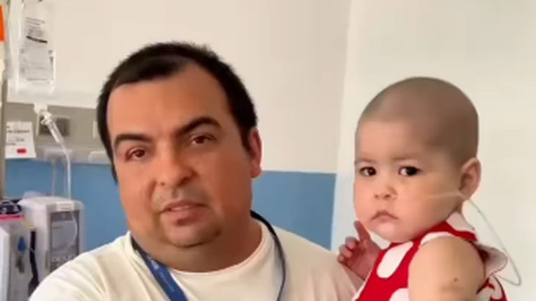 Sarita tocó la campana y cerró su capítulo de lucha contra la leucemia en el Hospital Garrahan