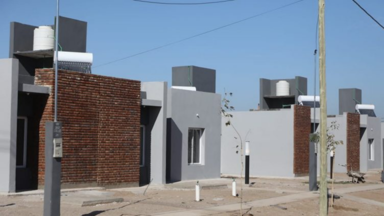 Advierten sobre falsas notificaciones de entrega de viviendas en Catamarca