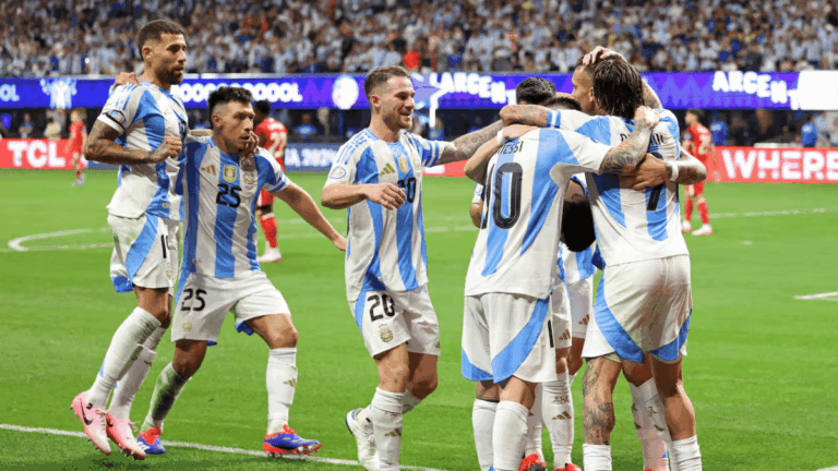 Para todos, sin usar la plata de todos: Adorni confirmó la transmisión de la Selección en el Mundial 2026