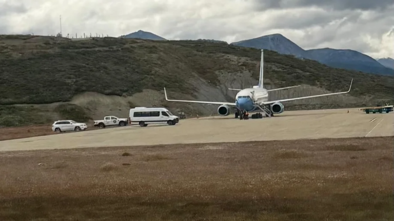 Incertidumbre en Ushuaia por el aterrizaje de un avión del Departamento de Defensa de EE.UU.