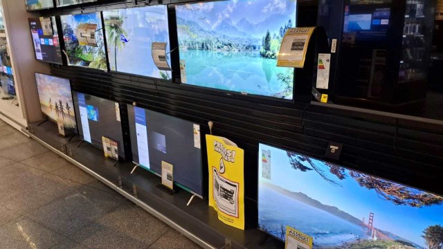Carrefour y Coto lanzan ofertas de Smart TV con 30% de descuento y 12 cuotas sin interés
