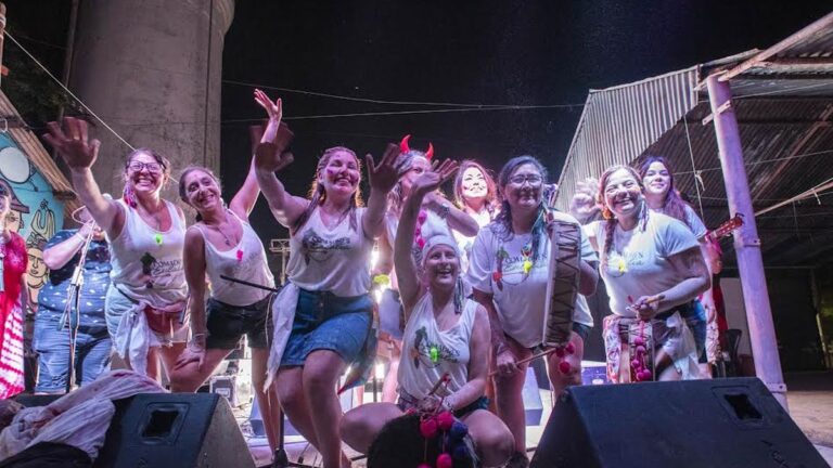 Las Comadres y la Caravana Catucha invitan a seguir carnavaleando