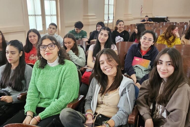 Destinado a ingresantes y estudiantes de sexto año: detalles del programa Acompañar de la UNCA