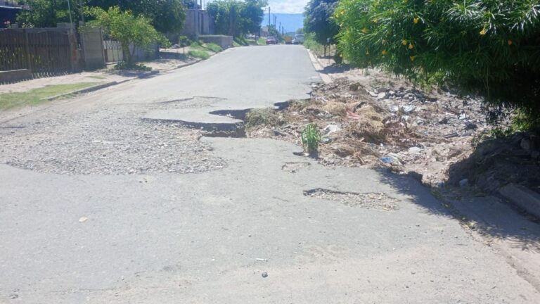 Reclamo vecinal por el deterioro de calles en Virgen Morenita