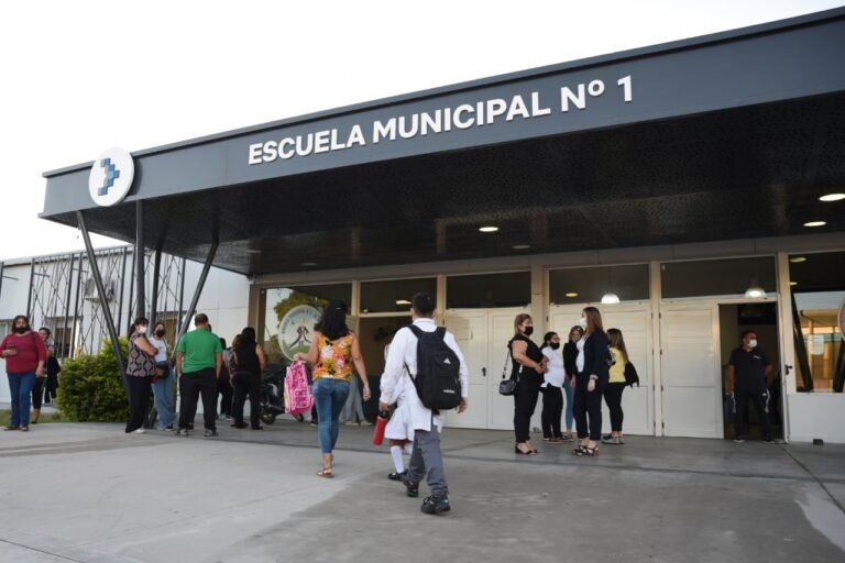 La Municipalidad informó avances de hasta el 90% en refacciones de escuelas municipales