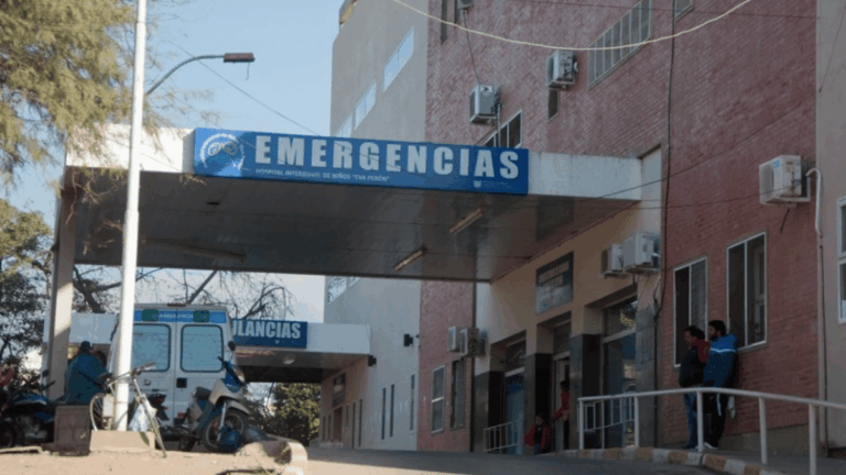 Dramático rescate: reaniman a un niño tras caer a una pileta en la Capital