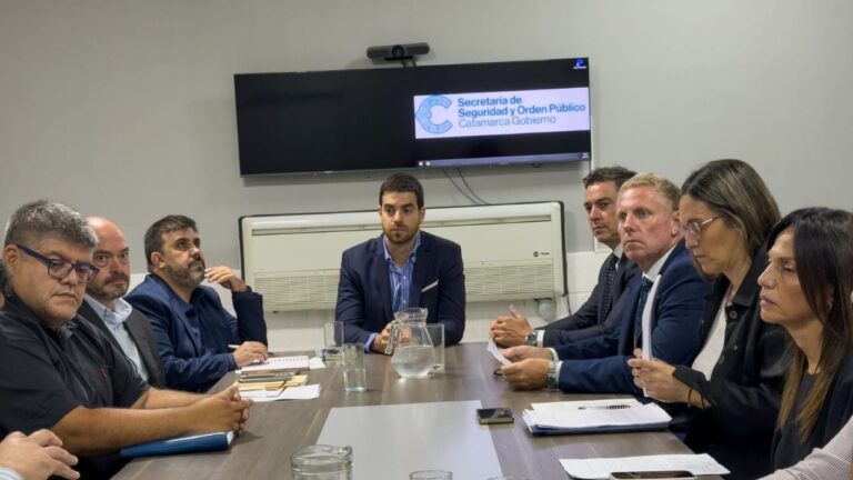 Mesa de trabajo para combatir los juegos clandestinos online