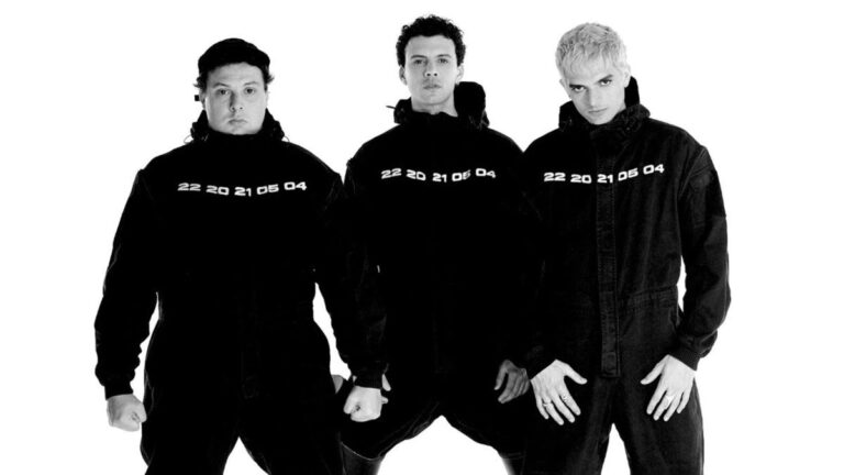 Usted Señalemelo presentará su gran último disco con noches íntimas en Buenos Aires