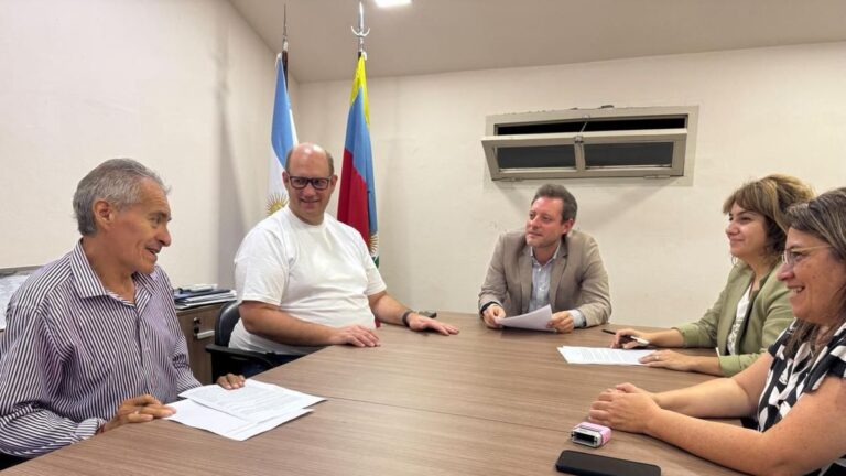 Aumento del 5,5%, ajustes por inflación y bonos todo el año para la Administración