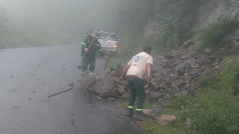 Derrumbes y niebla: piden circular con precaución en rutas provinciales