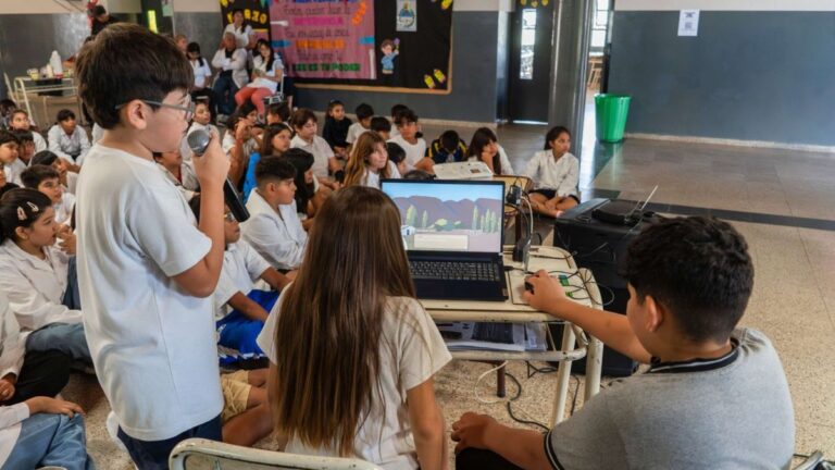 El videojuego «Guardianes de las Coplas» fue llevado a las escuelas