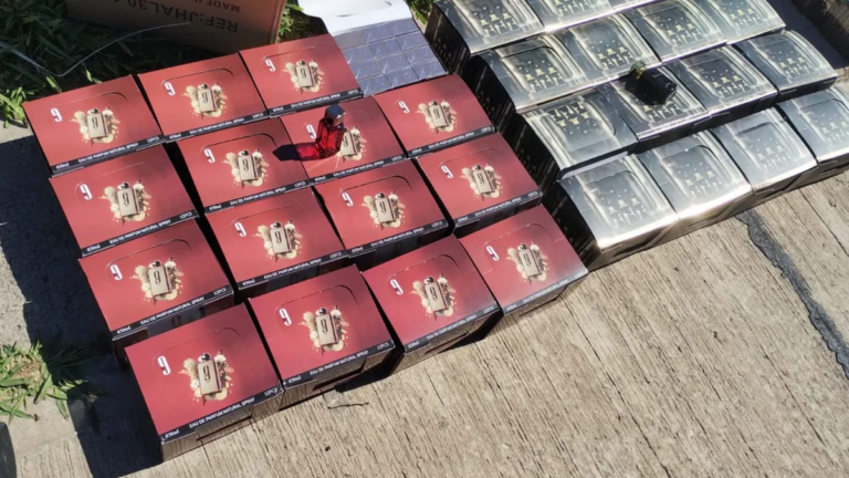 Detuvieron a cuatro extranjeros con casi 2.000 perfumes árabes falsificados