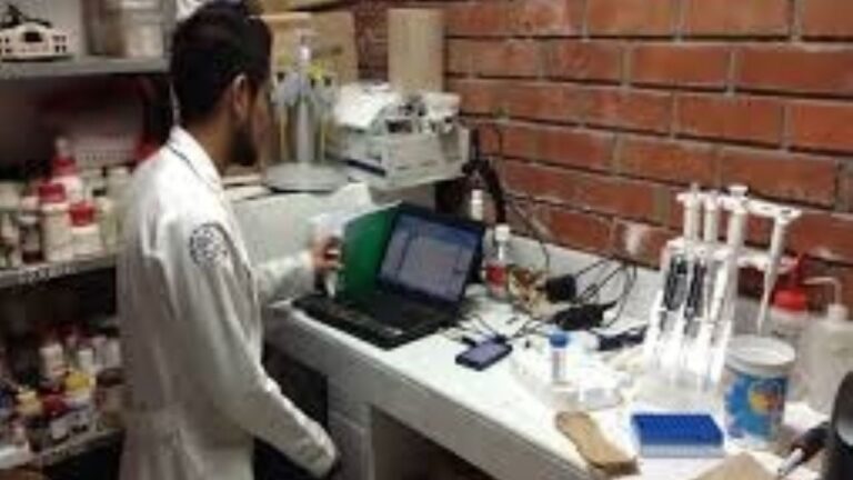 Científicos chinos desarrollan un puente molecular que podría mejorar tratamientos contra la leucemia