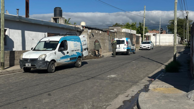 Denuncian el robo de más de 20 llaves de paso domiciliarias en el barrio Acuña Isi