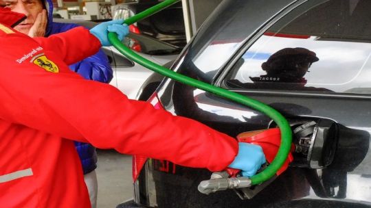 Nafta sin freno: los combustibles subieron casi 9% desde el conflicto en Medio Oriente