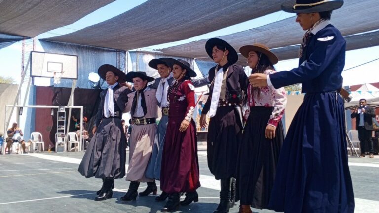 Destacada participación de la UNCA en certamen de danzas realizado en Tucumán