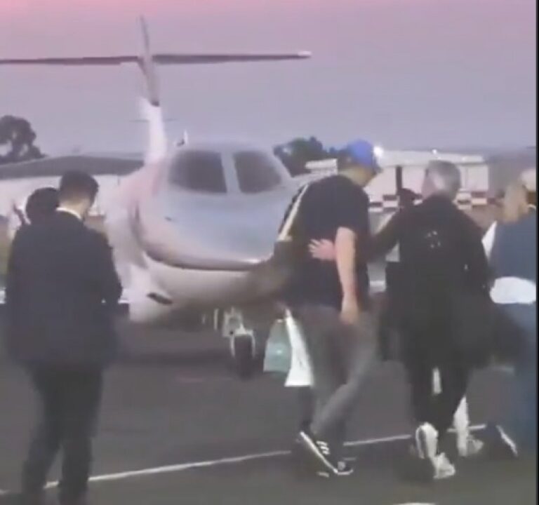 La Justicia avanza contra Adorni por el vuelo privado a Punta del Este