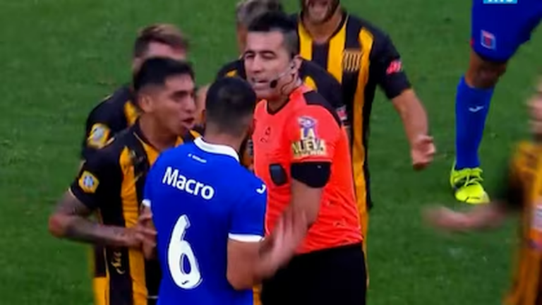 Denunciaron a un árbitro por «arreglar partidos»