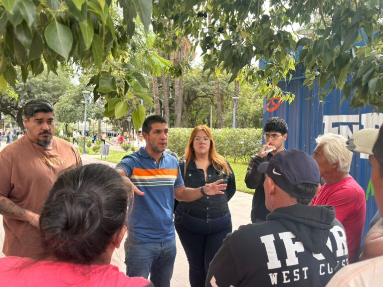 Trapitos, policía y política: LLA impulsa una ordenanza en medio de un escenario sin reglas claras