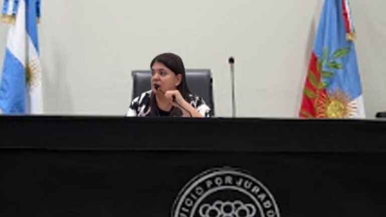 Alegatos finales y veredicto  popular en el juicio contra  un padrastro por abuso