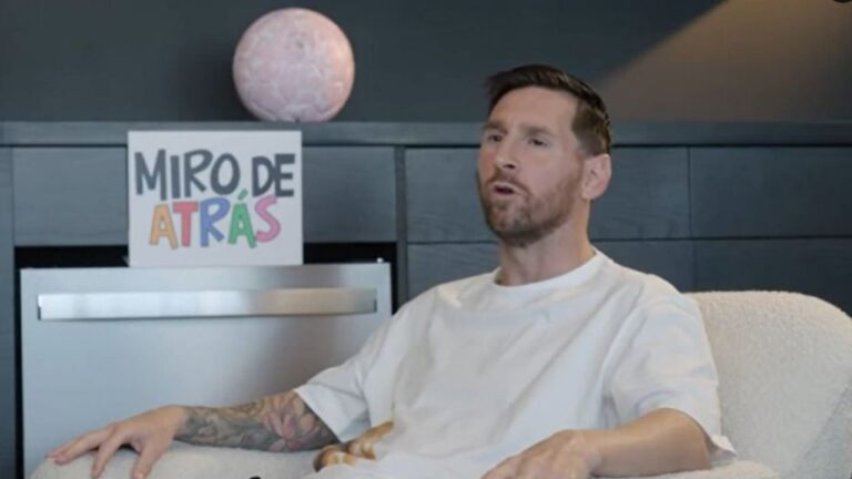 Andrea Rincón en entrevista de streaming hablando sobre Lionel Messi