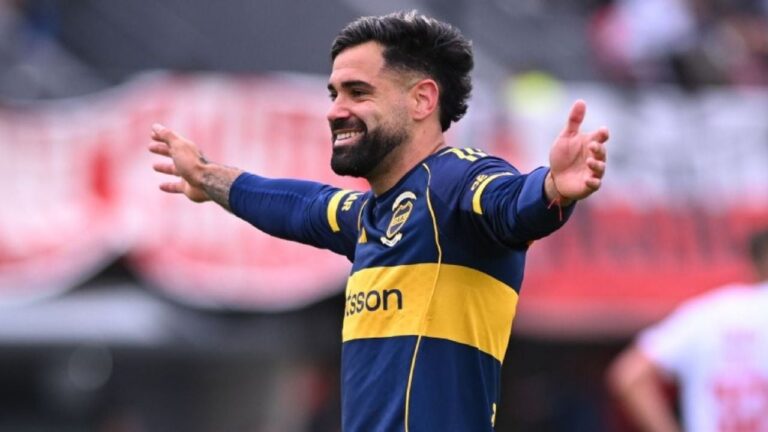 Jugadores de Boca celebrando el gol ante Defensa y Justicia en el Estadio Norberto Tito Tomaghello