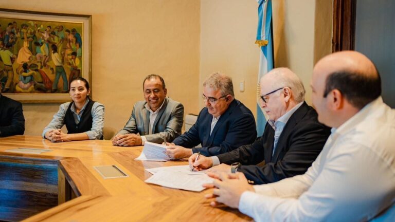 Firma del acuerdo de cooperación entre Catamarca y el Hospital Italiano de Buenos Aires.