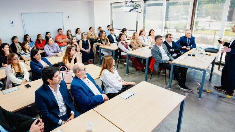 Profesionales de la salud participan en el Congreso de Medicina en el Nodo Tecnológico de Catamarca