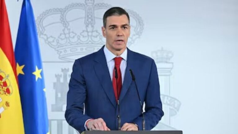 Pedro Sánchez durante un discurso sobre política exterior.