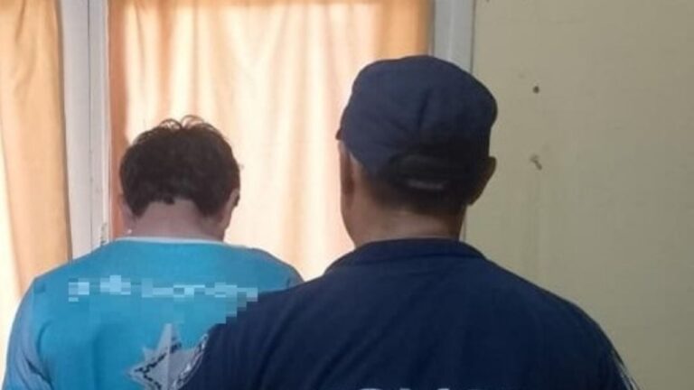 Efectivos policiales en procedimiento en barrio de Catamarca (ilustrativa)