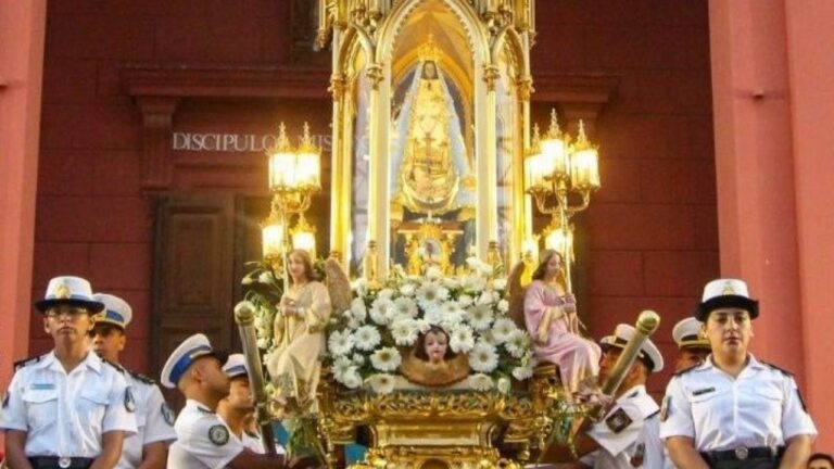Mapa esquemático o ilustración de los cortes de tránsito para la Procesión de la Virgen del Valle en la ciudad de Catamarca.