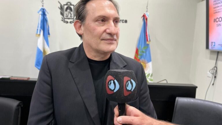 El periodista Paulo Kablan durante su participación en el encuentro 