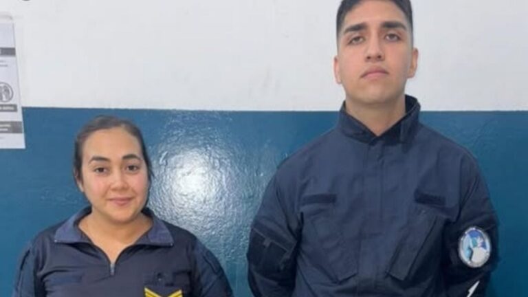 Policías realizan maniobras de Heimlich a una bebé en Catamarca