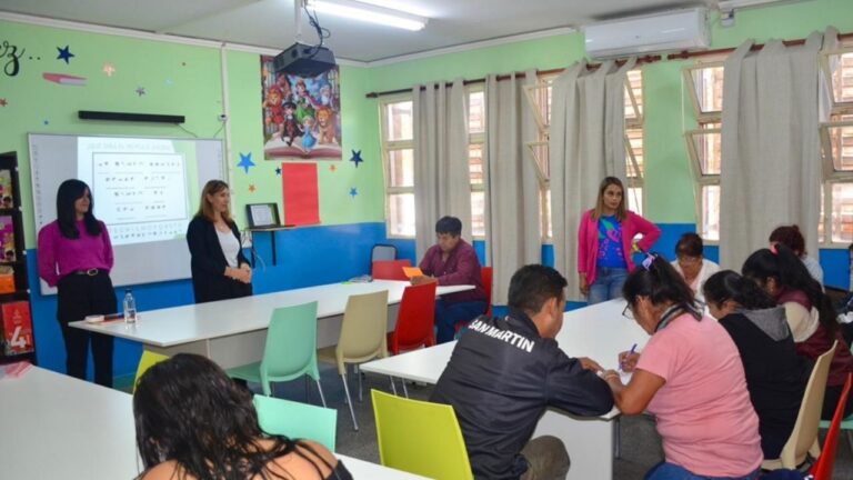 Taller Acompañar para familias de estudiantes del SEM en Catamarca